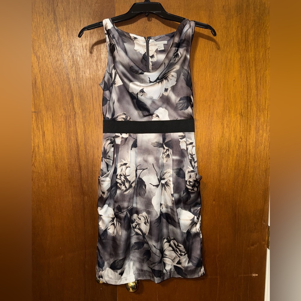 🌹 H&M Gray and Cream dress size 8